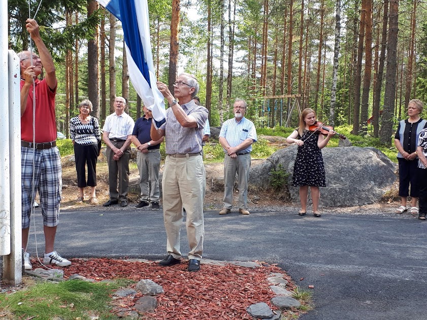 Suomen lipun nosto Suvirannassa 2018