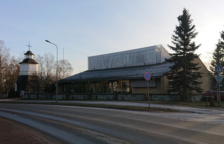 Seurakuntakeskus ja kellotapuli