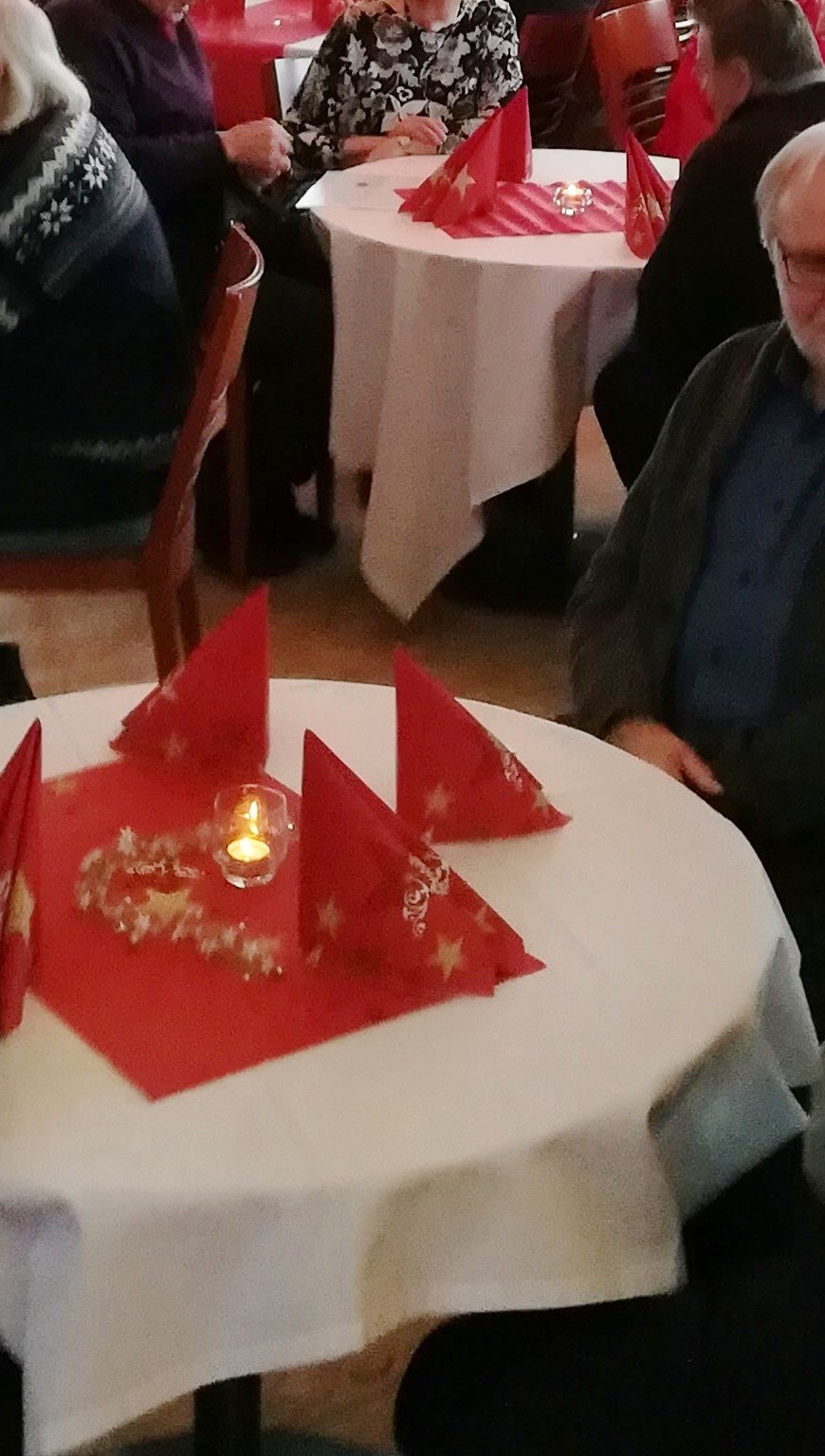 Pikkujouluinen kuva Kaustinen