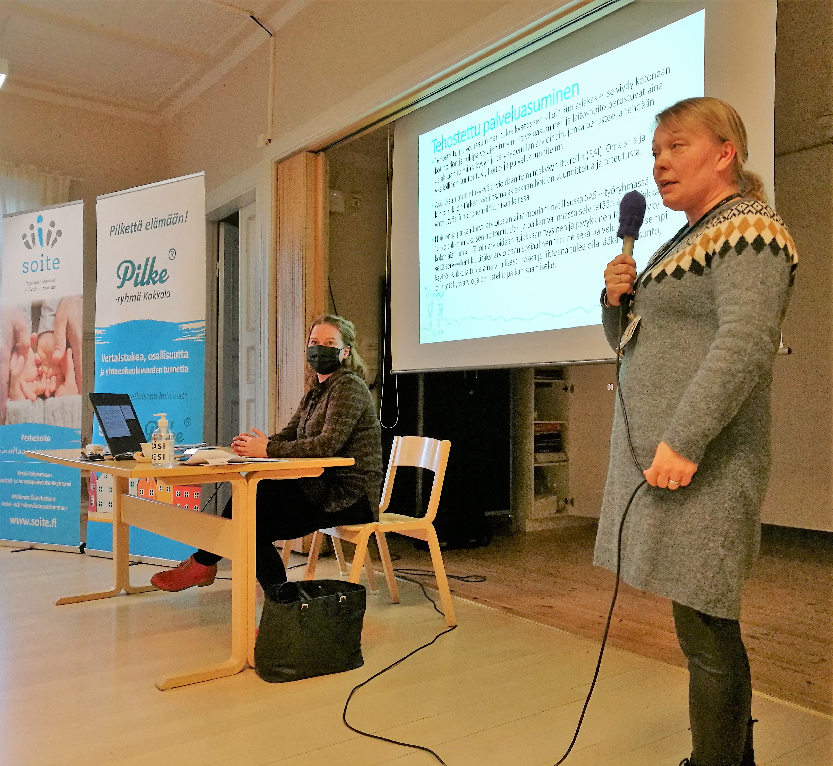 Minna Mäkitalo-Rauma kertoo, miten etenee ikäihmisen palveluketju.