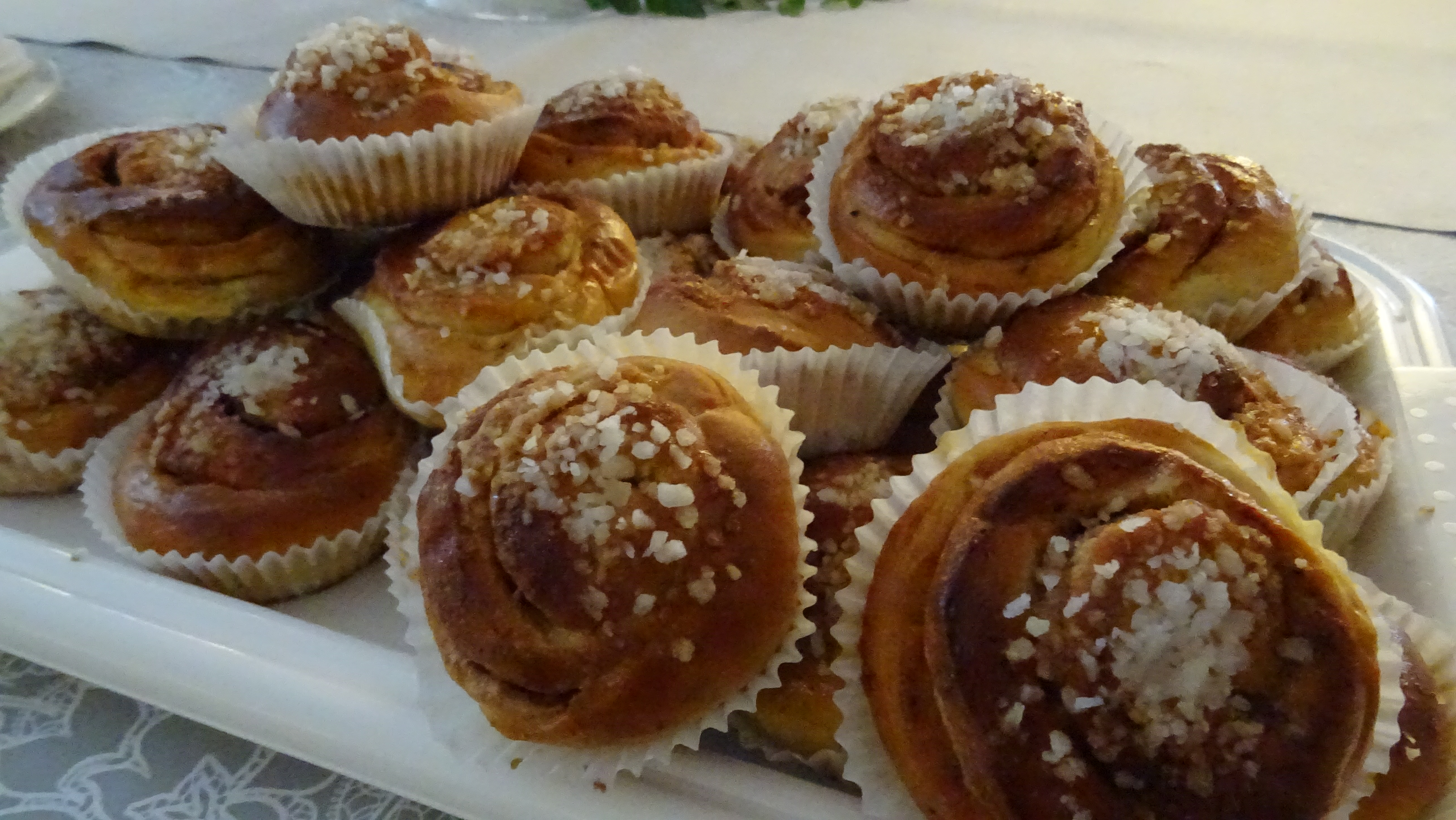 pullat tarjottimella