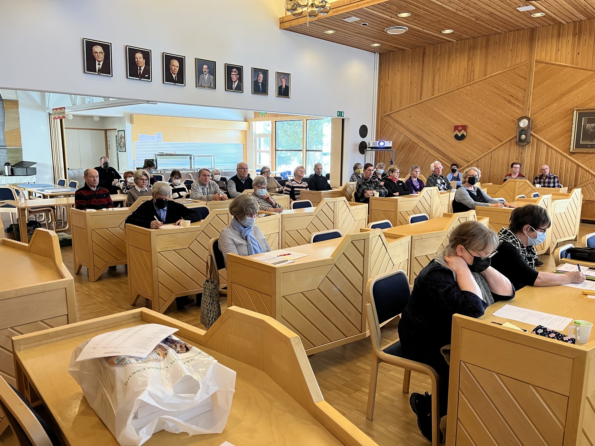 Kuvat kevätkokouksesta 16.3.2022 kunnan valtuustosalista