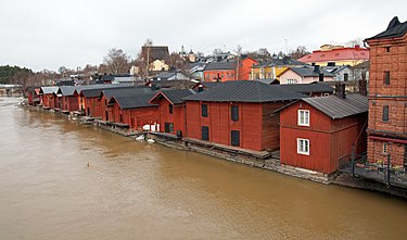 punaisia aittoja