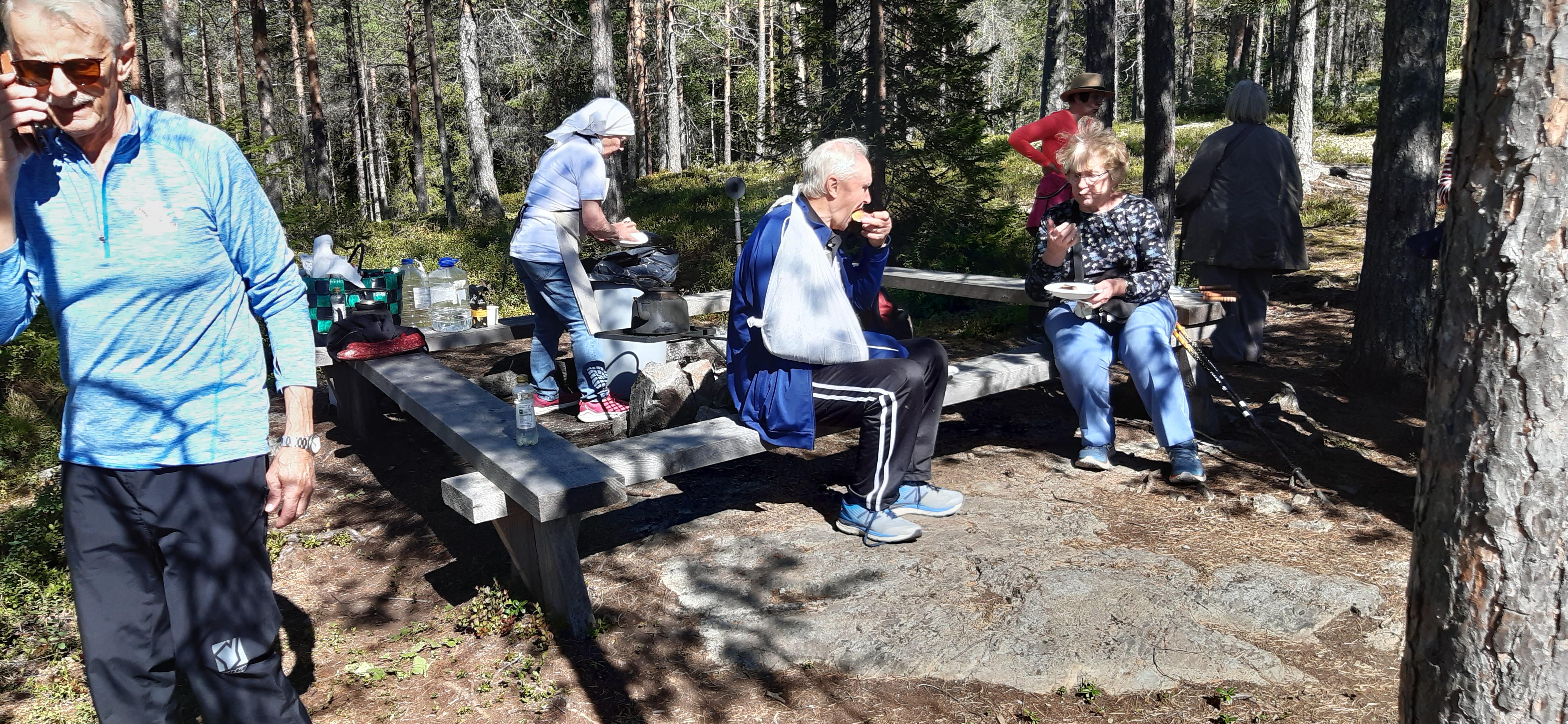 vielä nokipannukaffia nisun kans