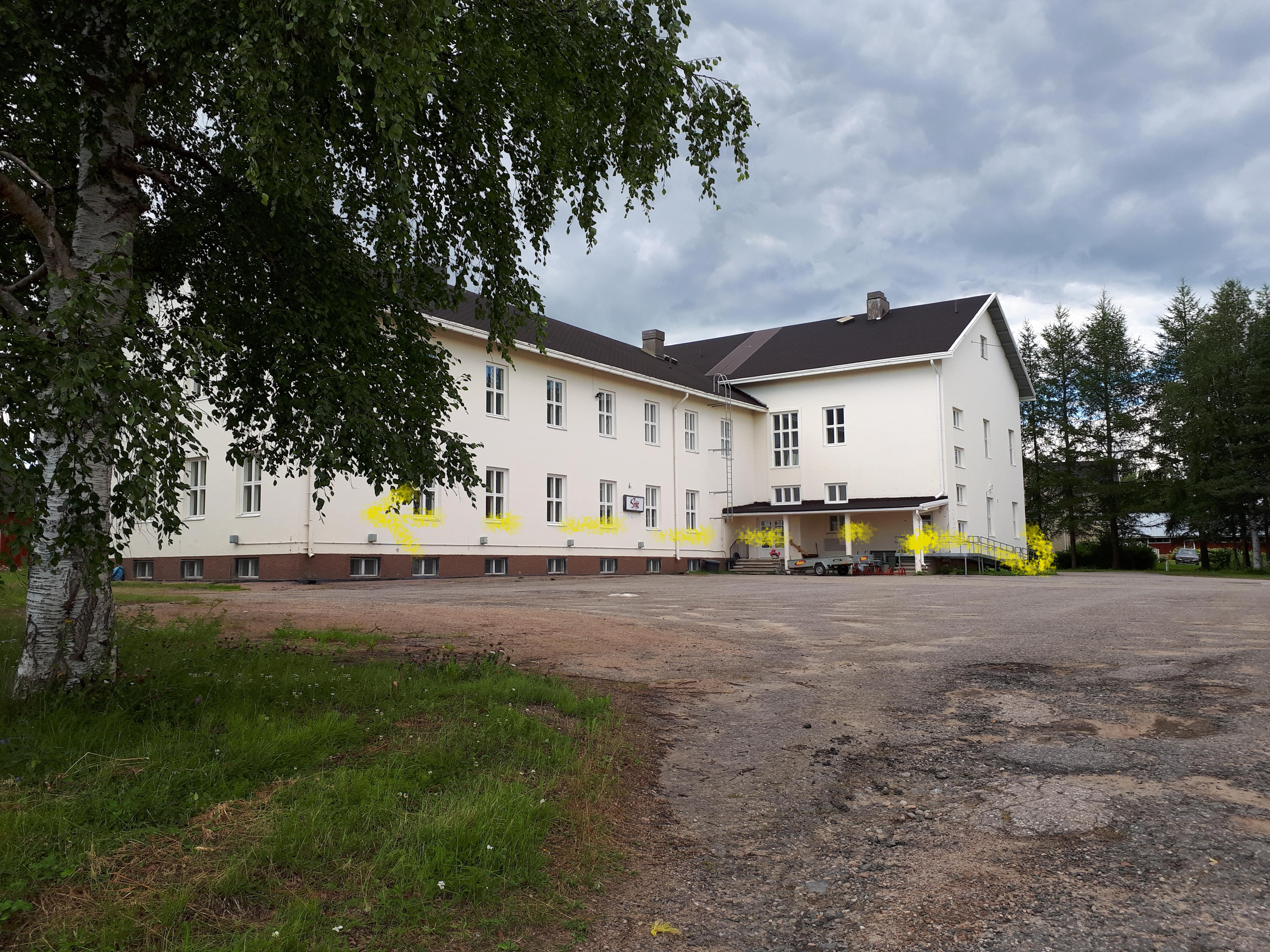 sisäänkäynti alakoululle