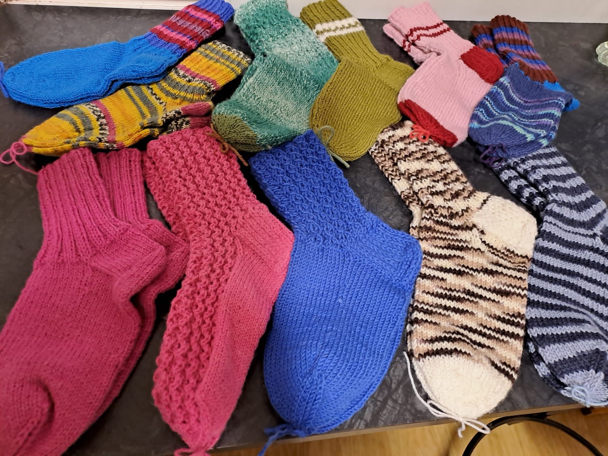 Seurakunnalle lahjoitetut sukat