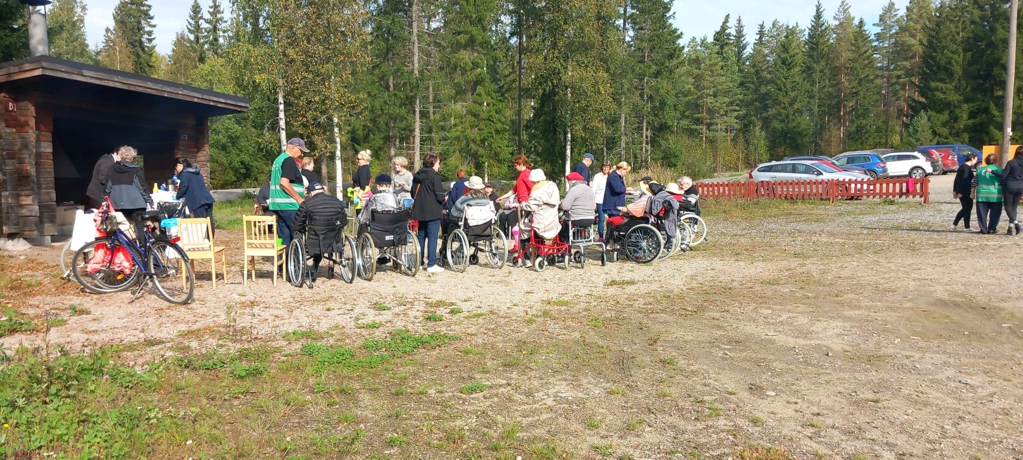 Vapaaehtoiset Kiuaskalliolla