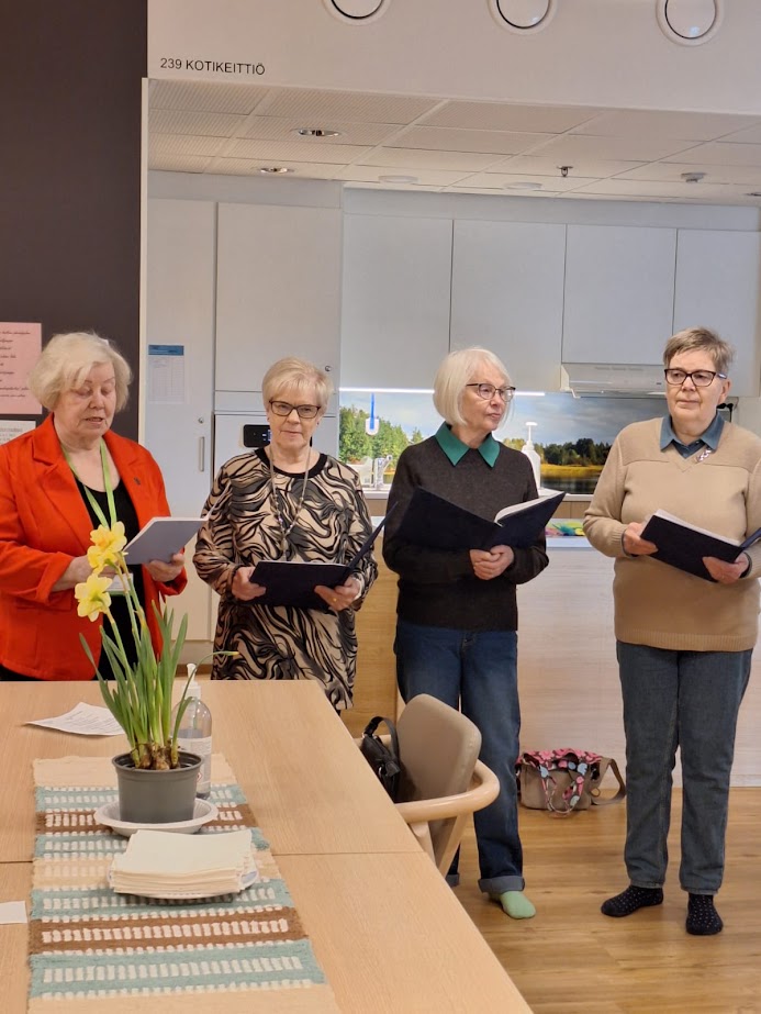 Runopiirin vierailu Villa Koivulassa 10.4.2025