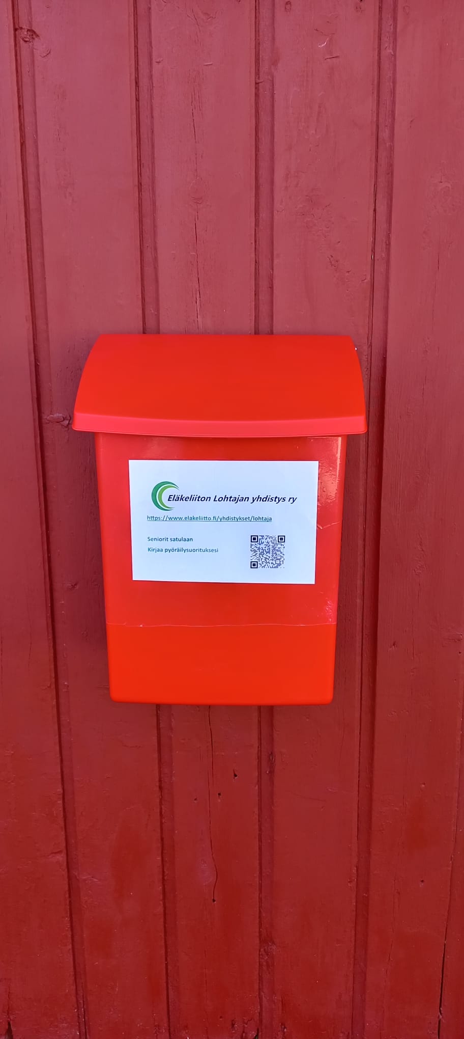 Väliviirteen koulu, laatikko Posti huoneen puoleisella seinällä