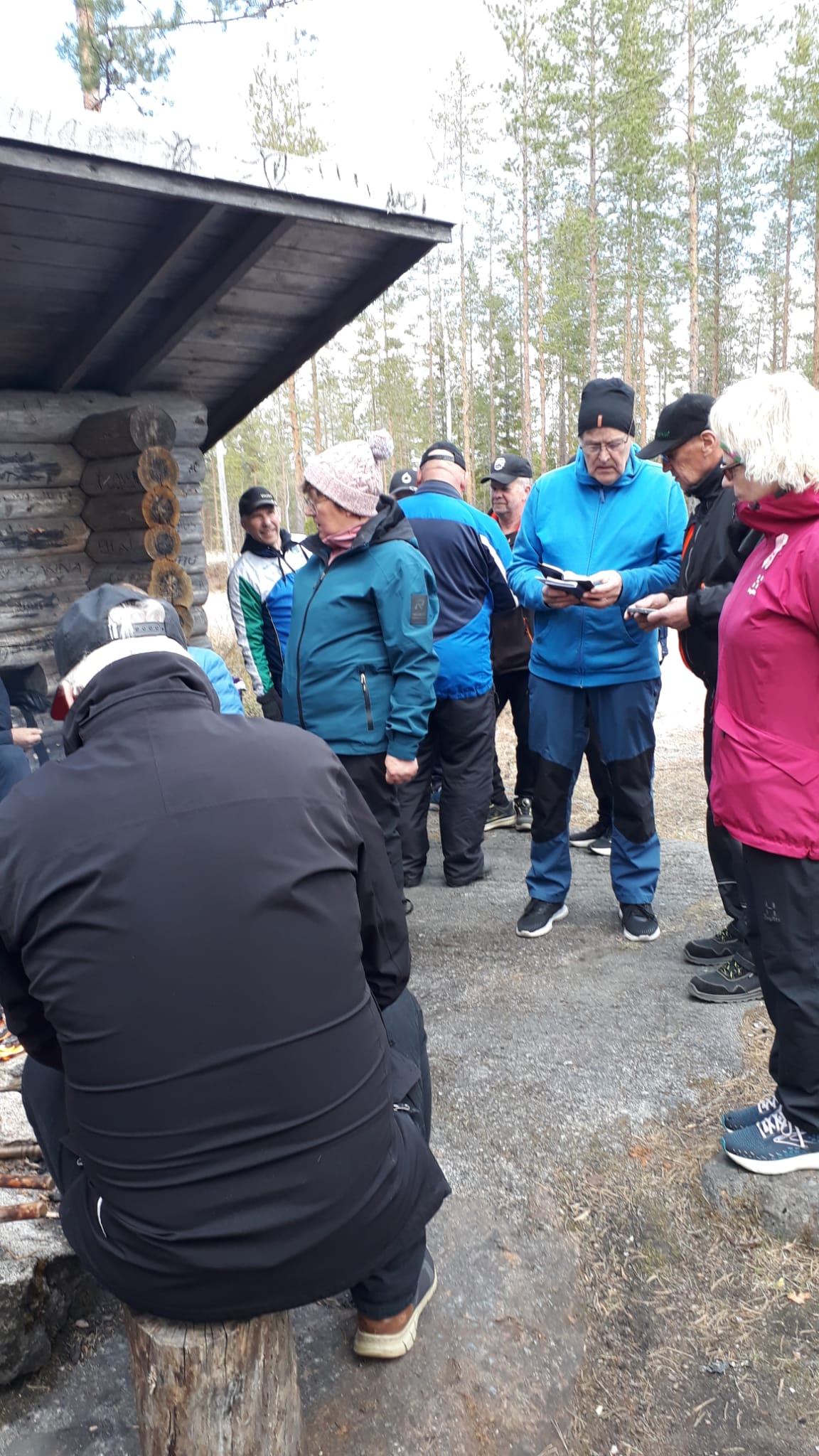Heikki pitää laavuhartautta