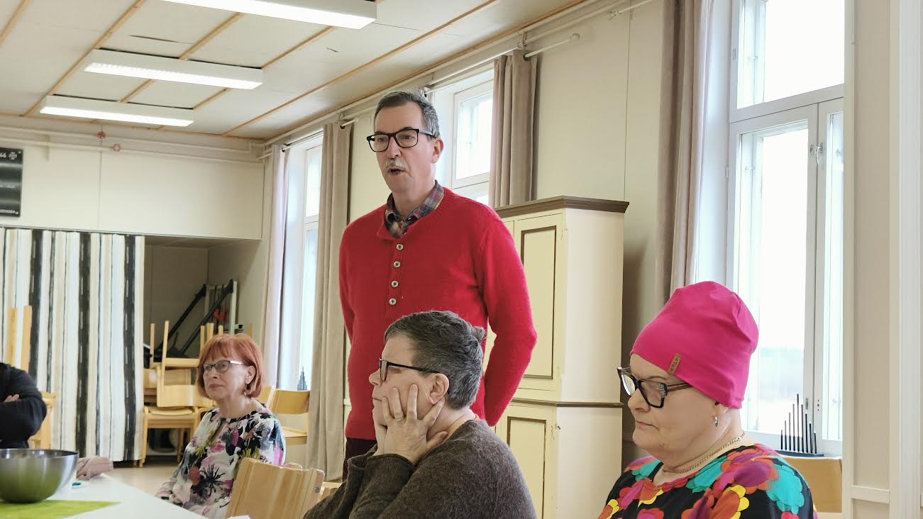 Saaren Juha tarinoi Isokylän historiaa