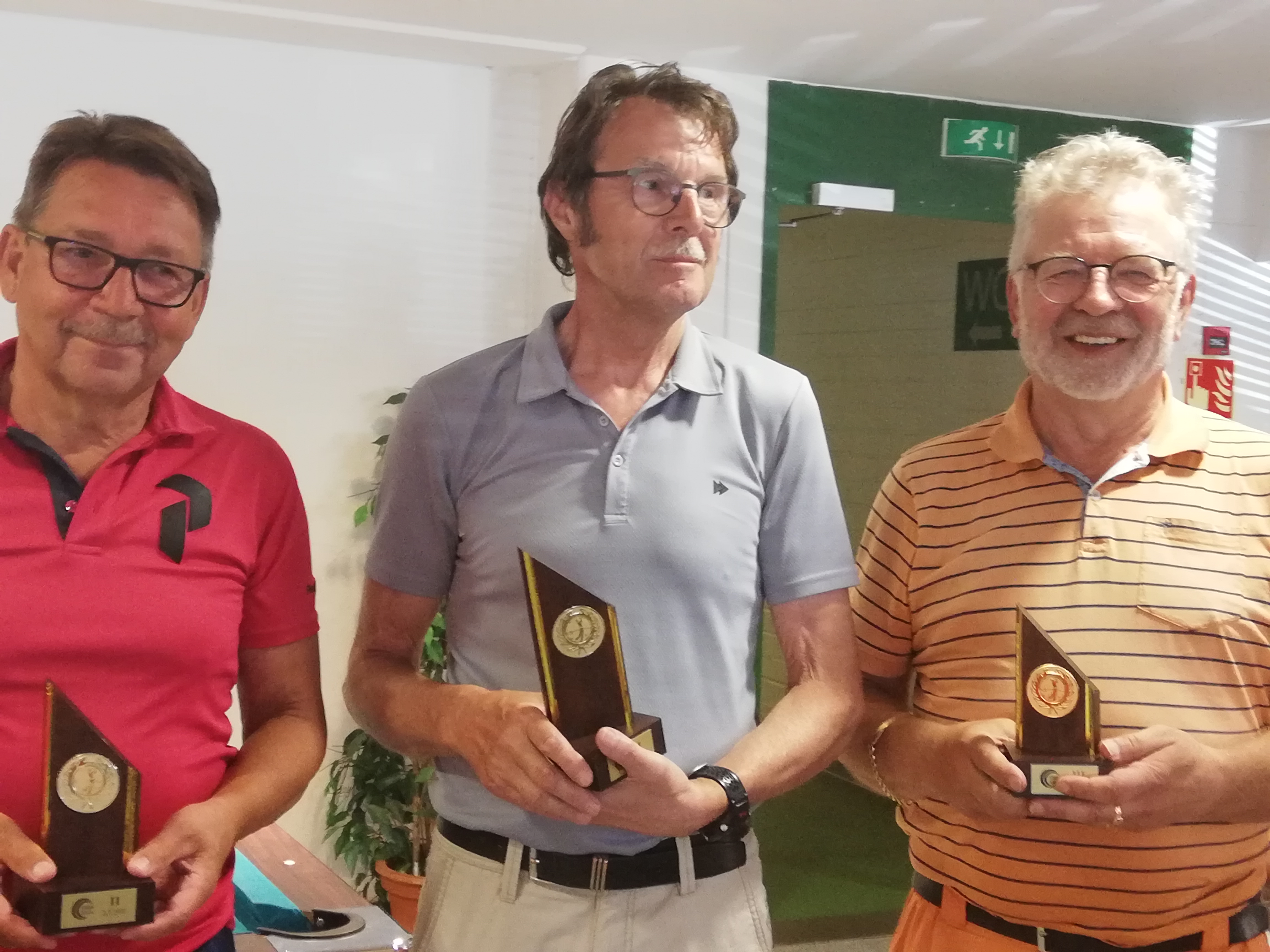 Golfkisojen miesten alle 70 v. voittajat