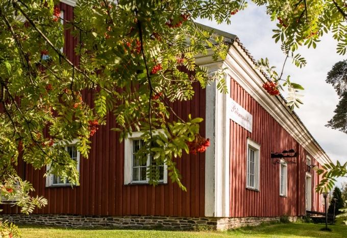 Kuva, joka sisältää kohteen piha-, puu, taivas, rakennus
Tekoälyllä luotu sisältö voi olla virheellistä.