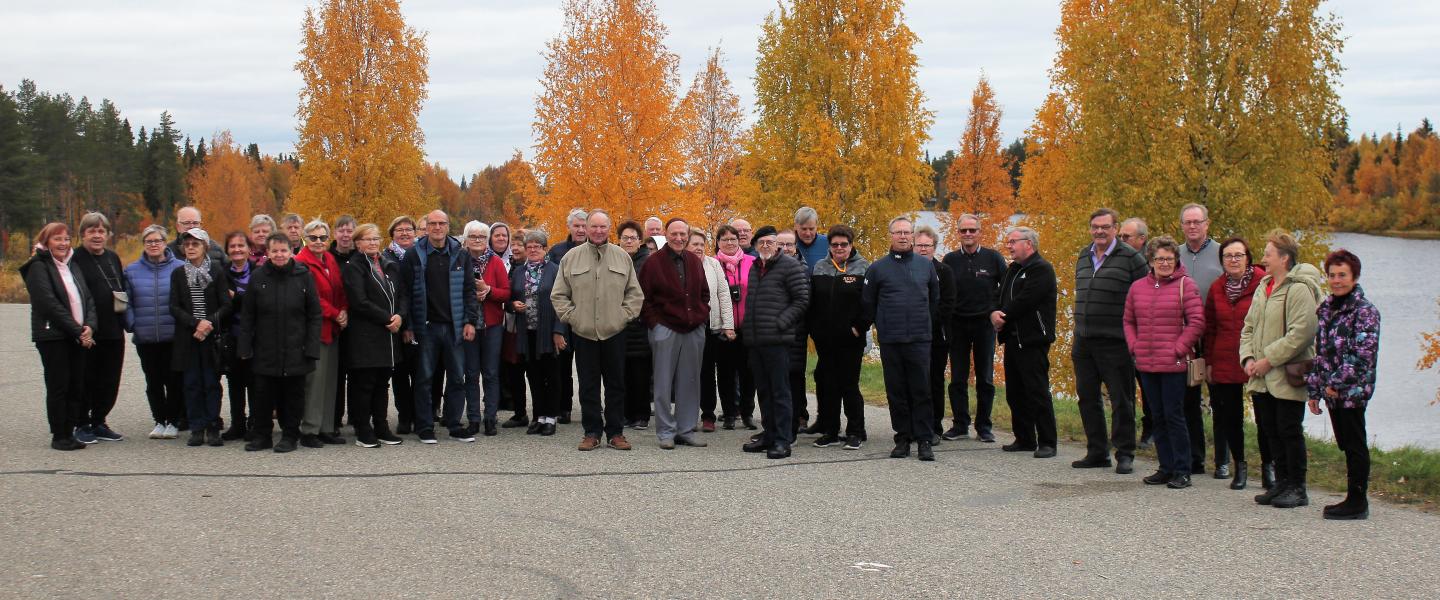 Ryhmäkuva Saariselän reissun porukasta