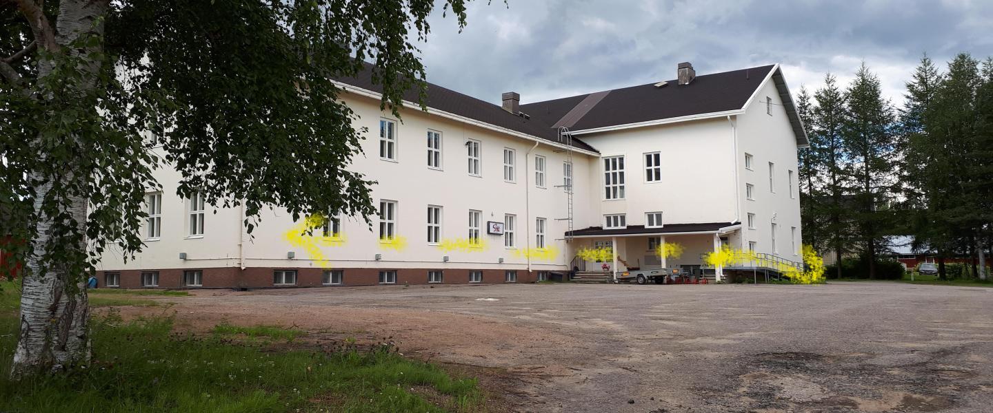 sisäänkäynti alakoululle