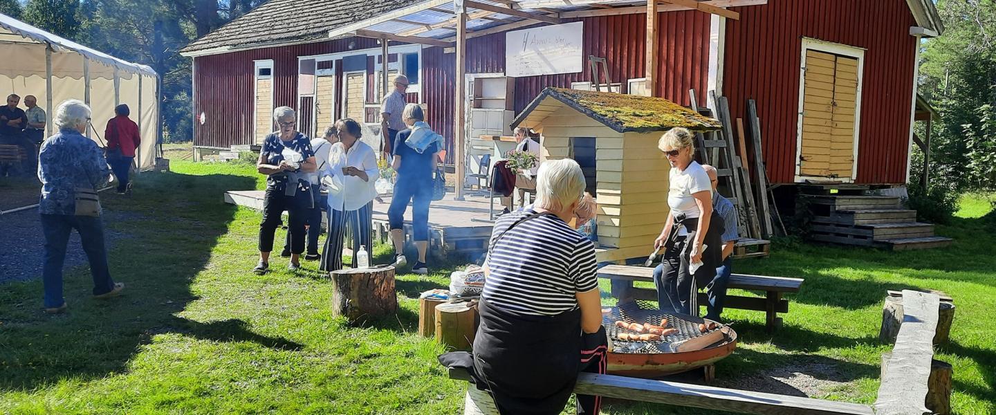 Kiiminki makkaranpaistoa Hannuksessa