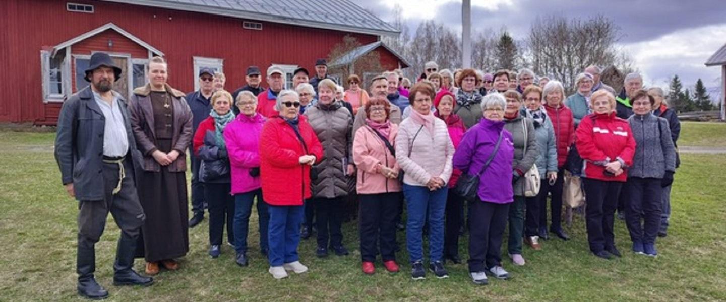 KÄYTIIN FARMILLA PIEKSÄMÄELLÄ