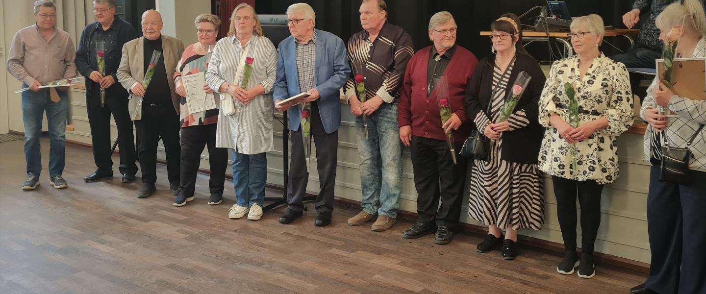 Sarjojen kolme parasta
