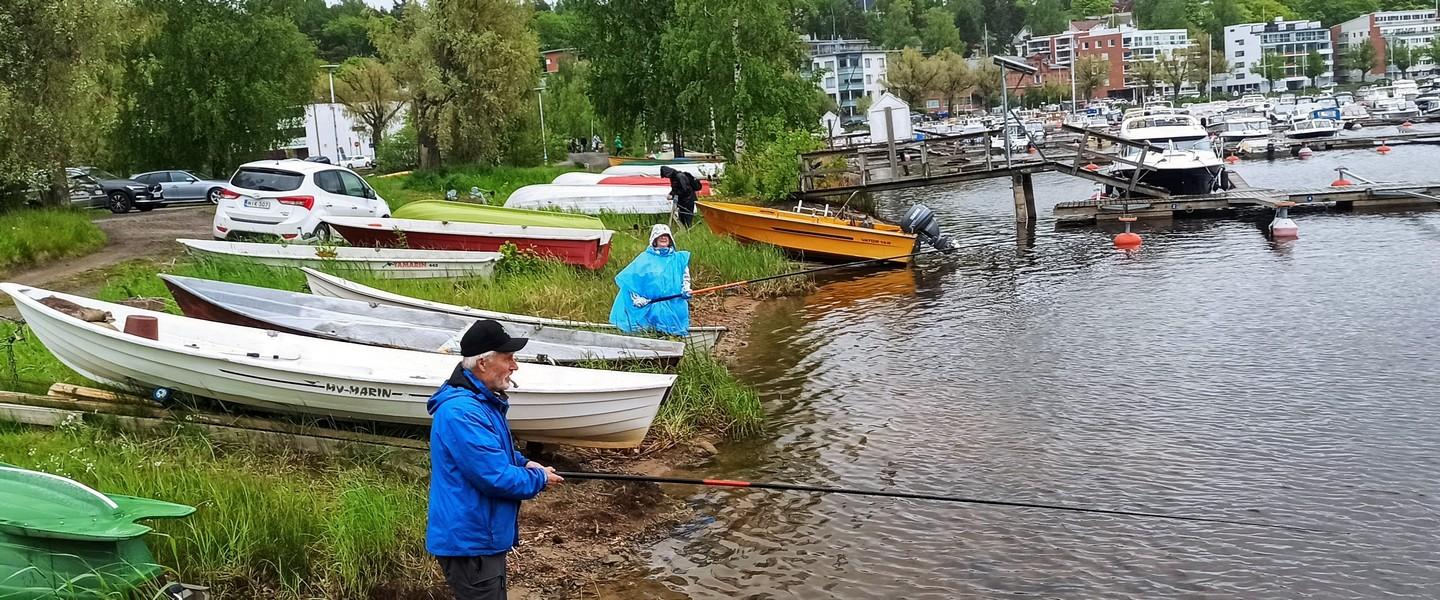 Rannalta ongintaa Pekka Ja Helena