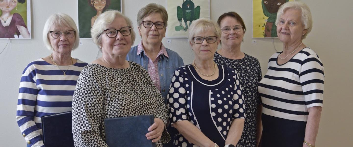 EL Alajärven yhdistyksen runonlausujat 