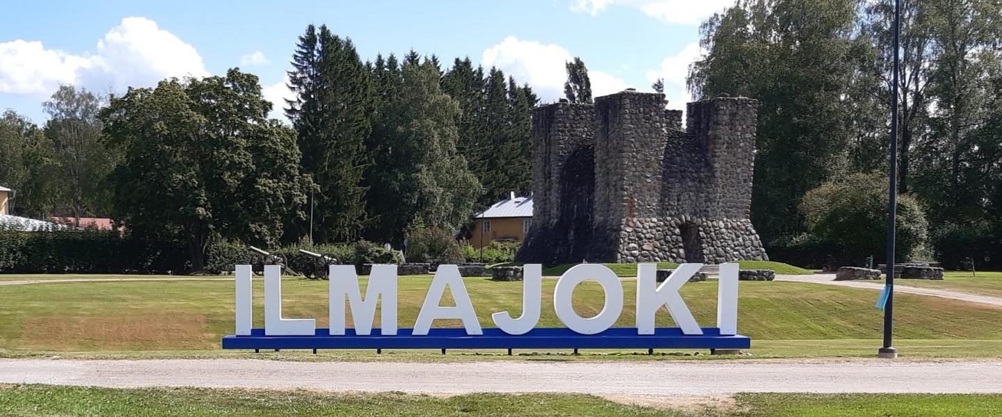 Ilmajoki kyltti ja Ilkanpatsas