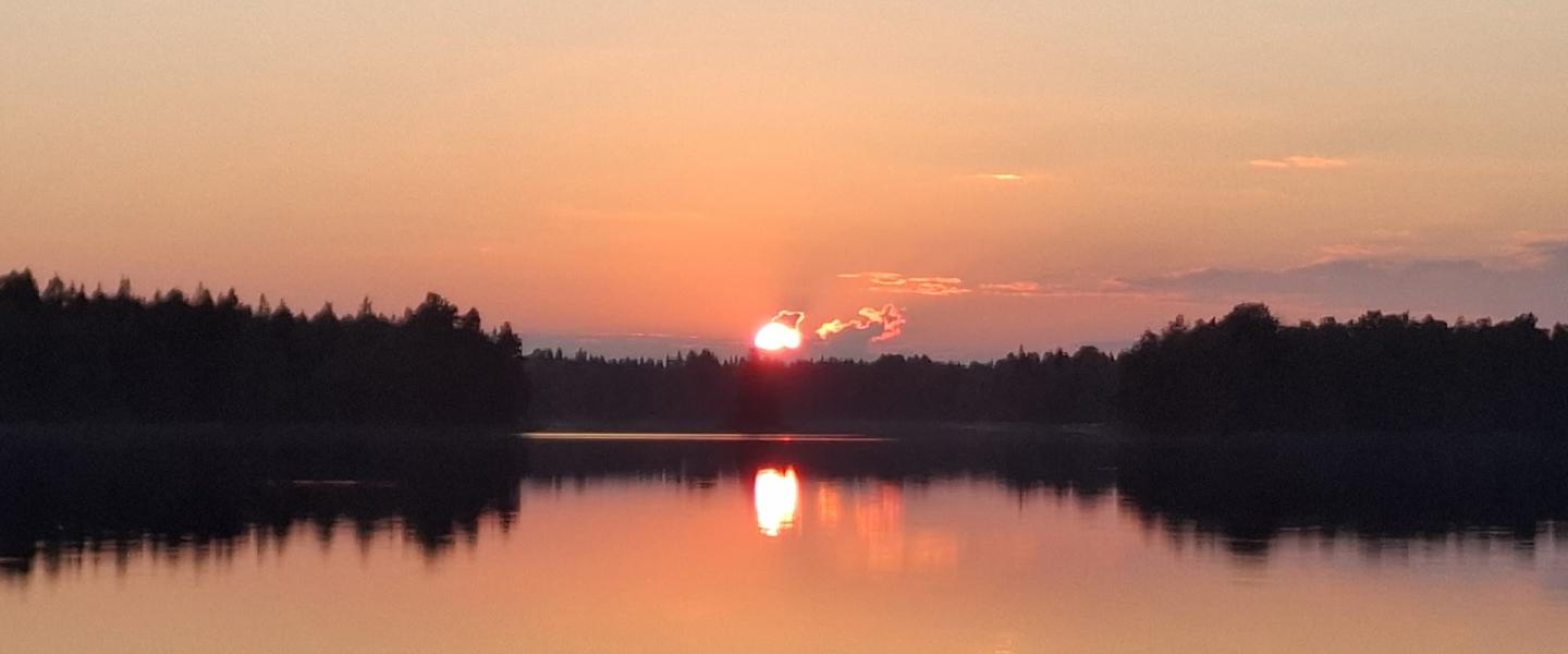 Aurinko laskee