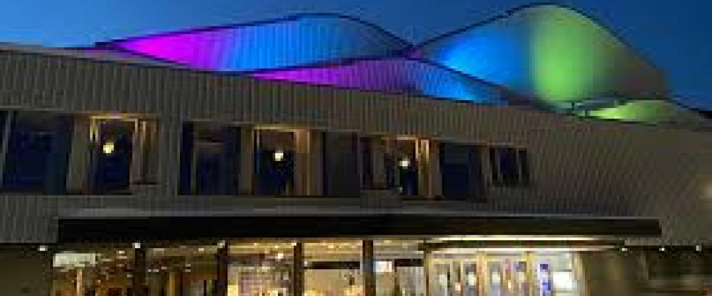 Rovaniemen teatteri iltakuva talvi