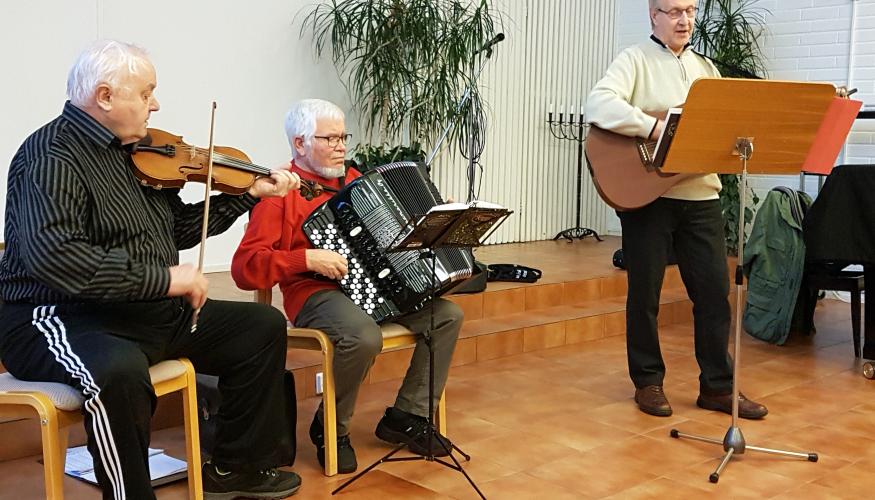 Antero laulaa, Armas ja Jaakko soittaa