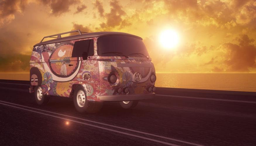 Hippipakettiauto auringonlaskussa