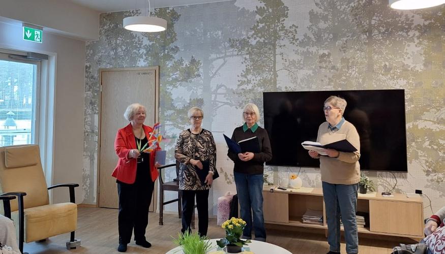 Runopiirin vierailu Villa Koivulassa 10.4.2025